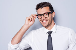 男性もホワイトニングで歯を白く